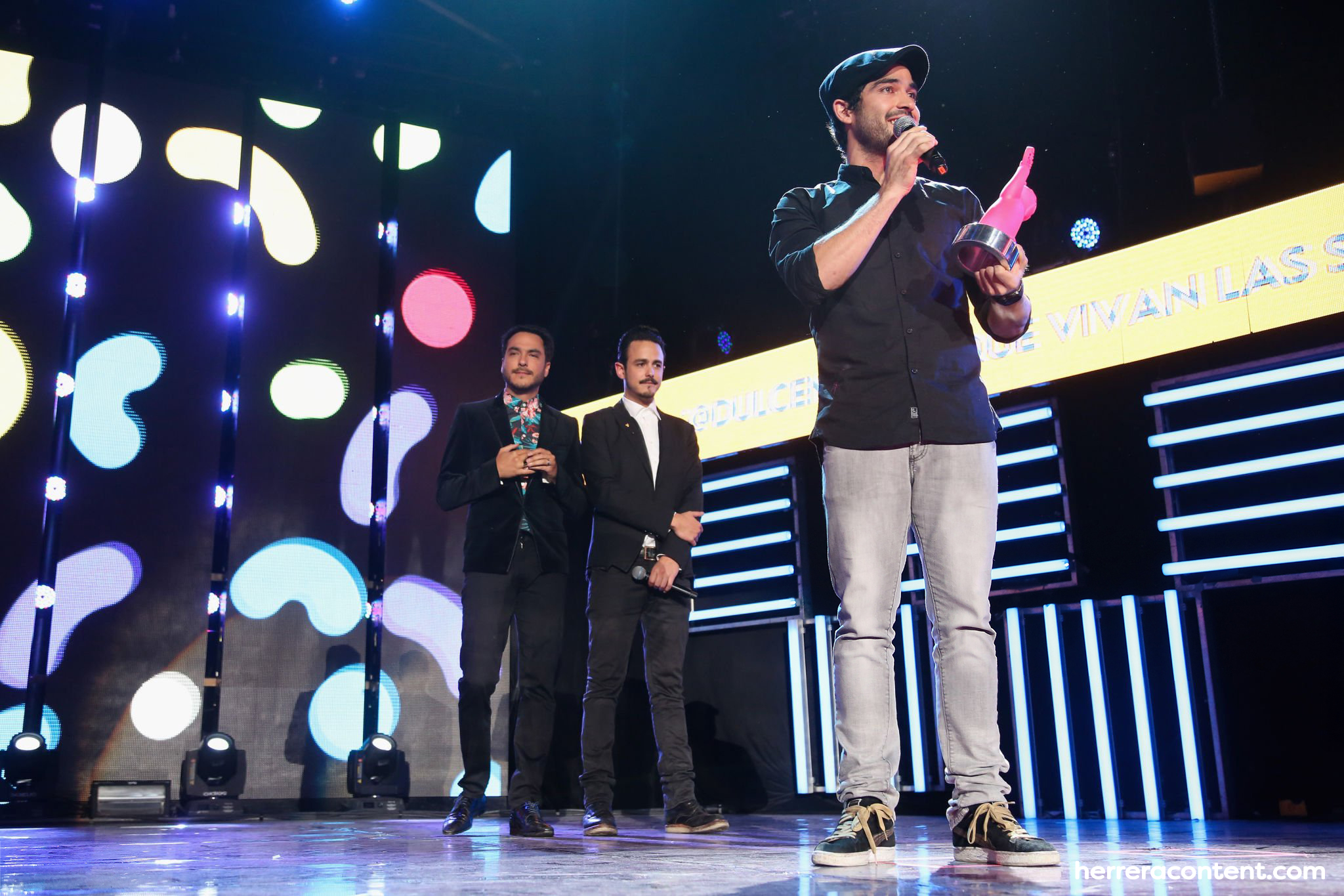 009-mtv.jpg
