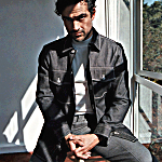 alfonso-herrera-latina-magazine-2022-003.jpg