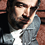 alfonso-herrera-latina-magazine-2022-004.jpg